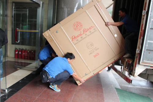 红原钢琴贵重工艺品无忧运